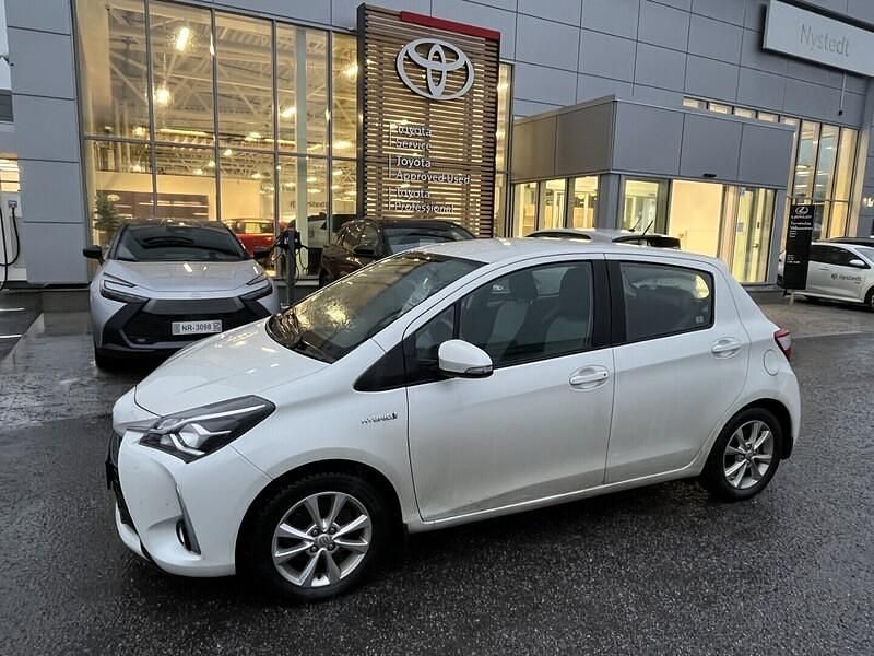 Käytetty 2018 Toyota Yaris Hybrid Active Viistoperä | 15 900 € (Perustarjous) - Kuva 1/3