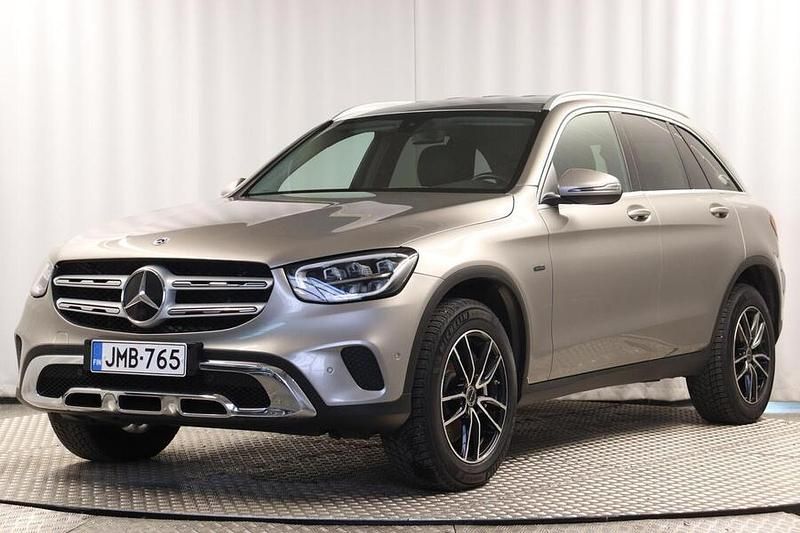 Harmaa Käytetty 2020 Mercedes GLC300e Business Katumaasturi | 35 900 € (Perustarjous) - Kuva 1/4