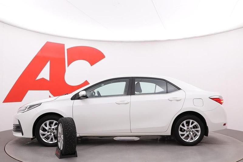 Käytetty Toyota Corolla Multidrive S 132 HP (97 kW) 2017 Valkoinen Sedan