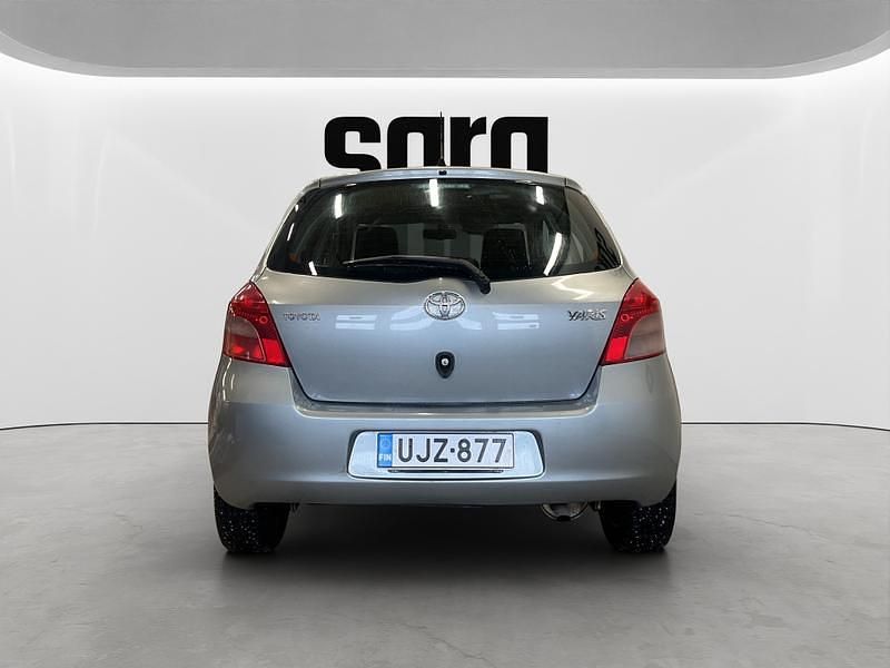 Käytetty Toyota Yaris Sol 87 HP (63 kW) 2007 Viistoperä