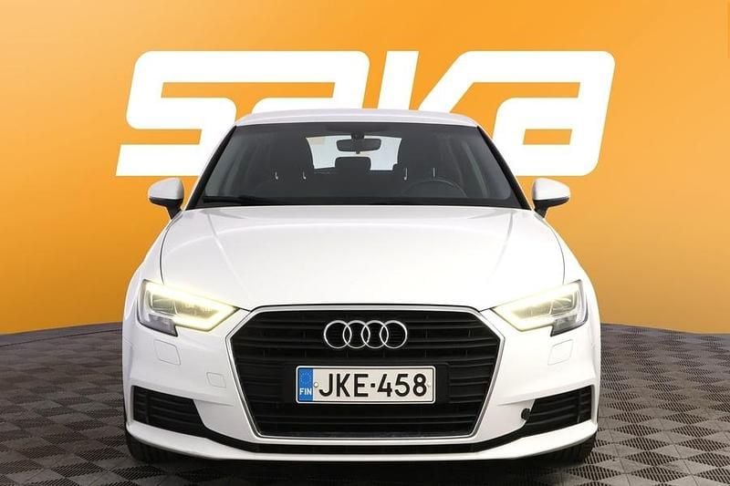Käytetty Audi A3 Sportback Business 110 HP (80 kW) 2017 Viistoperä