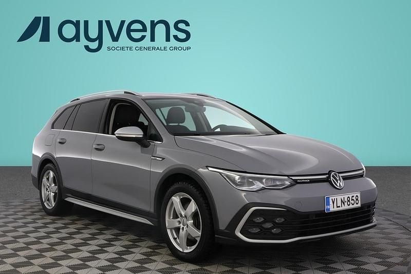 Käytetty VW Golf VIII 190 HP (139 kW) 2021 Harmaa Farmari