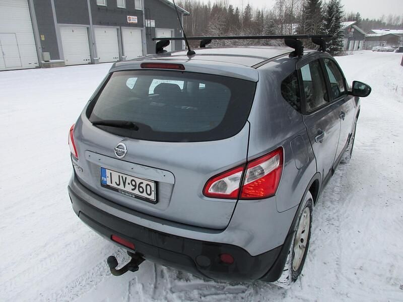 Käytetty Nissan Qashqai Acenta 117 HP (86 kW) 2011 Katumaasturi