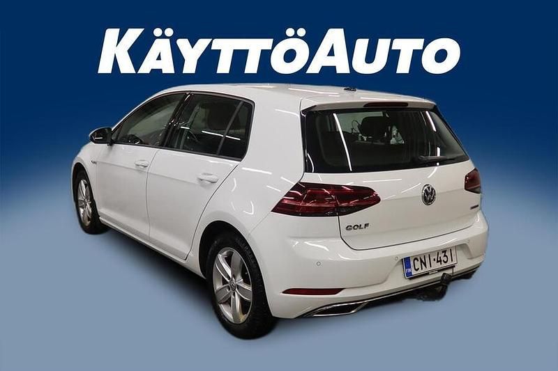 Käytetty VW Golf VIII Highline 131 HP (96 kW) 2020 Valkoinen Viistoperä
