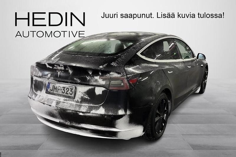 Käytetty Tesla Model 3 339 kW (462 HP) 2019 Musta Sedan