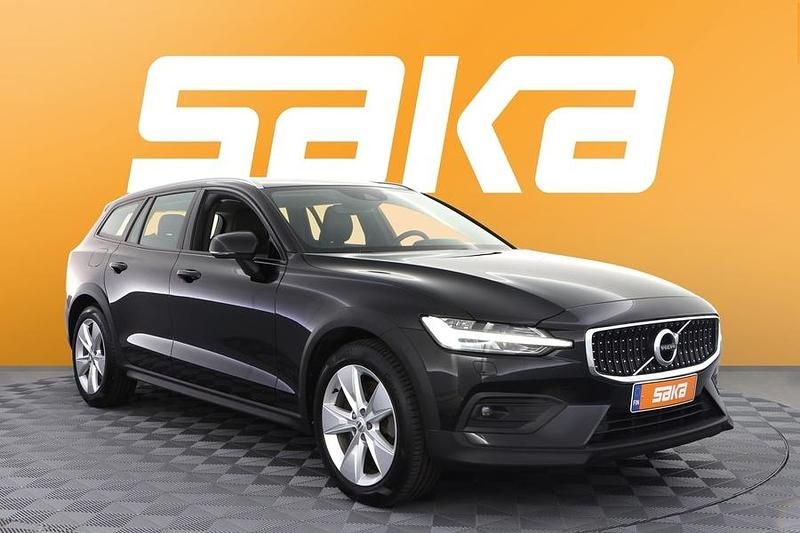 Käytetty 2019 Volvo V60 CC Farmari | 31 390 € (Perustarjous) - Kuva 1/3