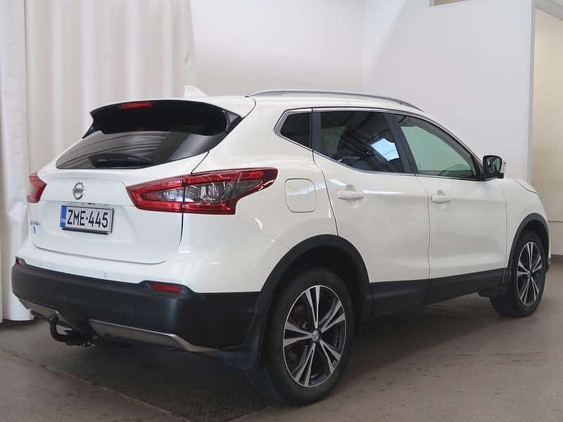 Käytetty Nissan Qashqai Tekna 116 HP (85 kW) 2018 Valkoinen Katumaasturi