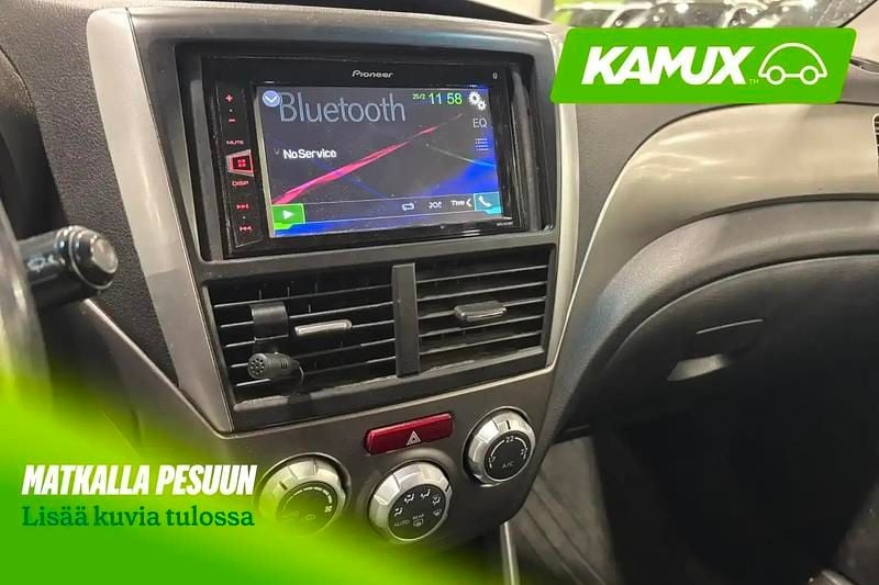 Käytetty Subaru Forester 147 HP (108 kW) 2010 Hopea / harmaa Katumaasturi