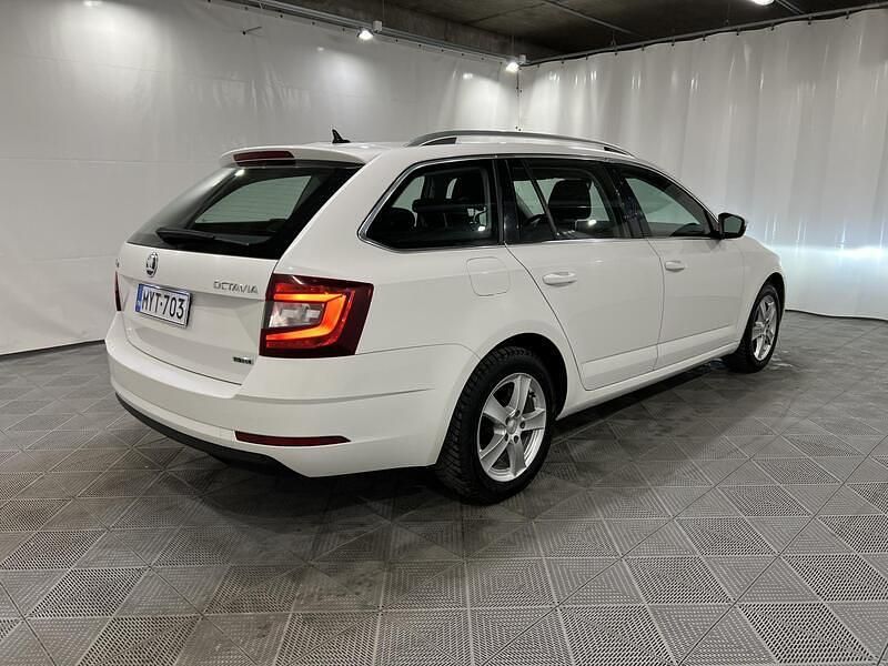 Käytetty Skoda Octavia Style 131 HP (96 kW) 2019 Farmari
