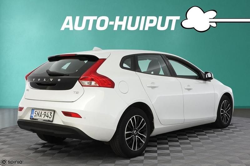 Käytetty Volvo V40 Momentum 122 HP (89 kW) 2017 Farmari