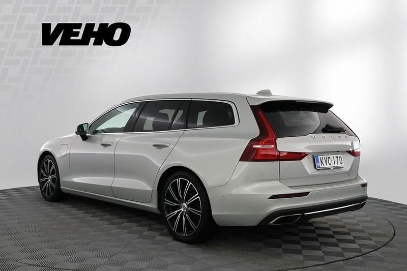 Käytetty Volvo V60 Inscription 317 HP (233 kW) 2019 Valkoinen Farmari
