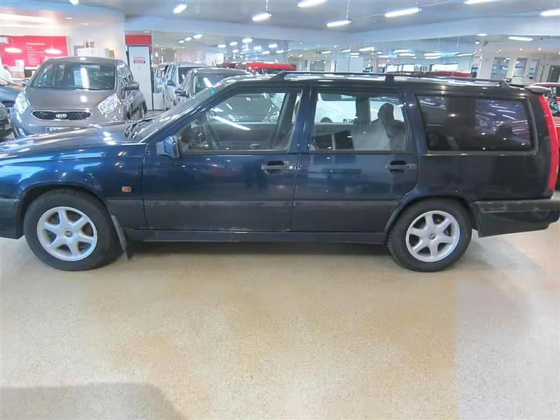 Käytetty Volvo 850 196 HP (144 kW) 1996 Sininen Farmari