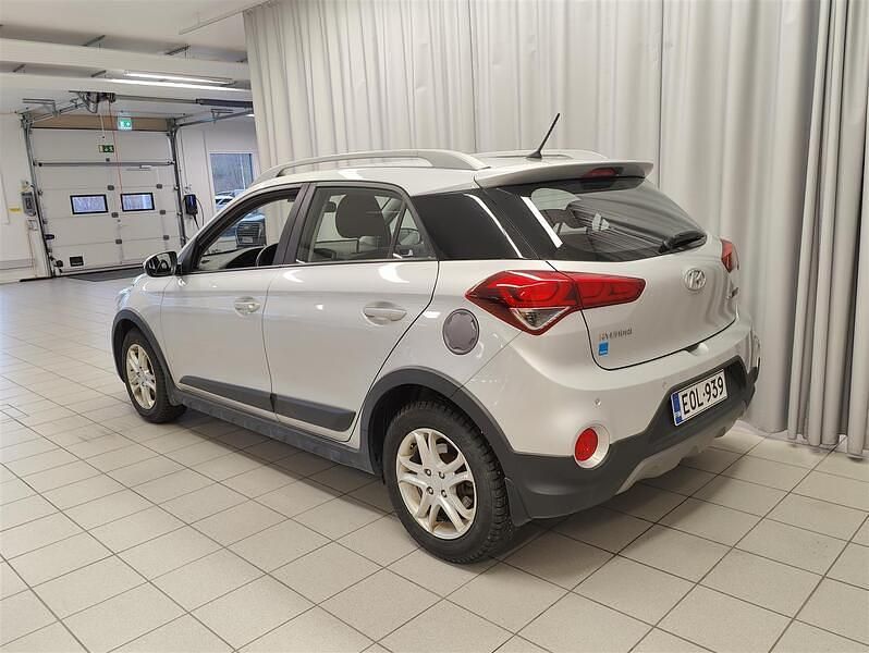 Käytetty Hyundai i20 Active 99 HP (72 kW) 2017 Hopea Viistoperä