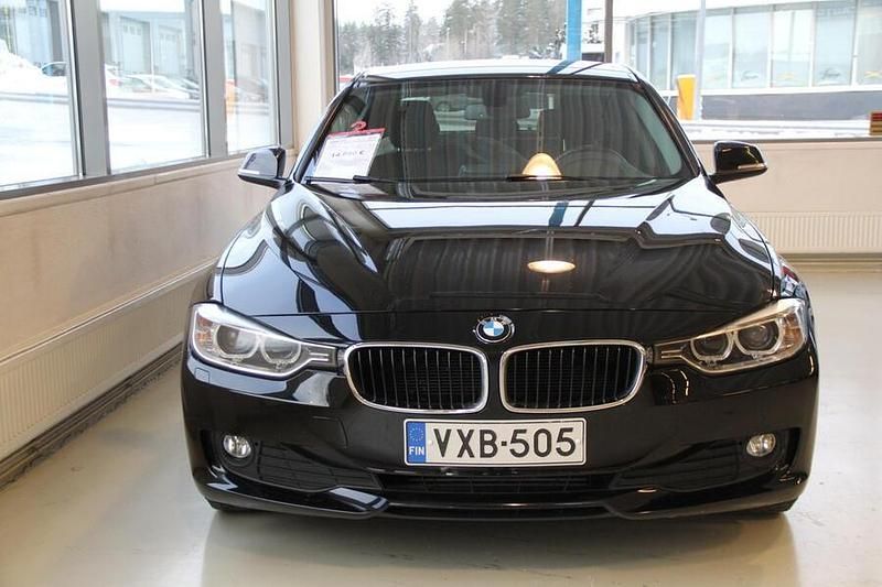 Käytetty BMW 316 116 HP (85 kW) 2013 Musta Sedan