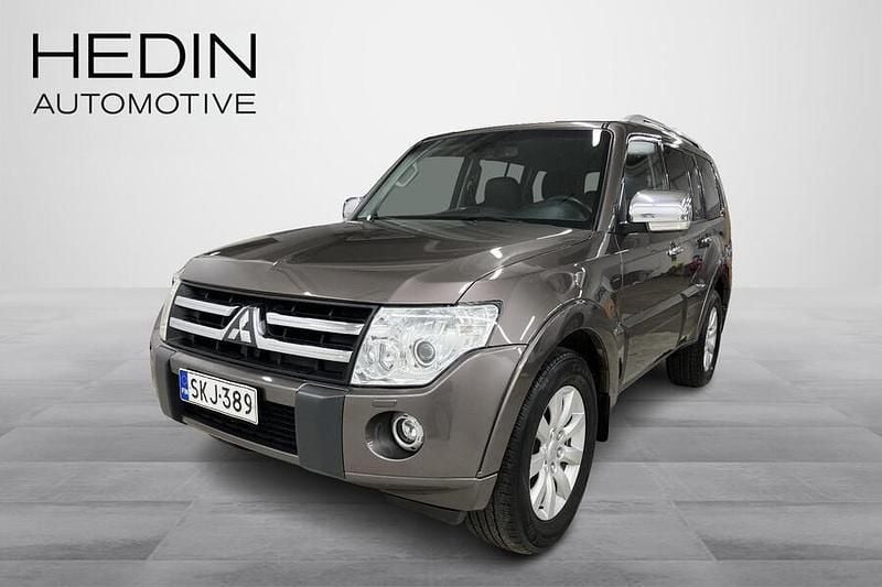 Ruskea Käytetty 2010 Mitsubishi Pajero Instyle Katumaasturi | 16 790 € - Kuva 1/4