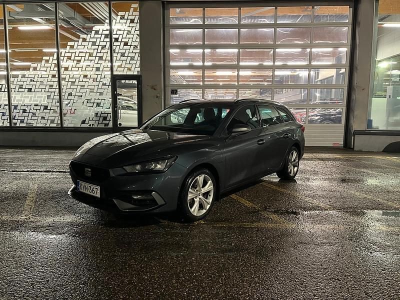 Harmaa Käytetty 2023 Seat Leon FR Farmari | 23 900 € (Perustarjous) - Kuva 1/3