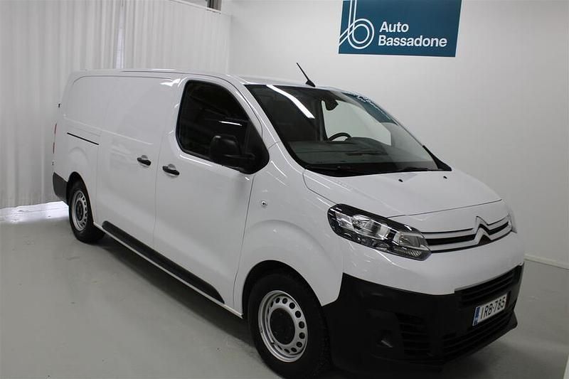 Valkoinen Käytetty 2023 Citroën e-Jumpy Tila-auto | 28 880 € - Kuva 1/4