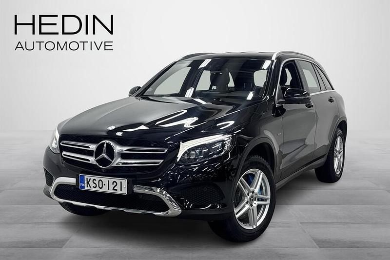 Käytetty Mercedes GLC350 Business 211 HP (155 kW) 2017 Musta Katumaasturi
