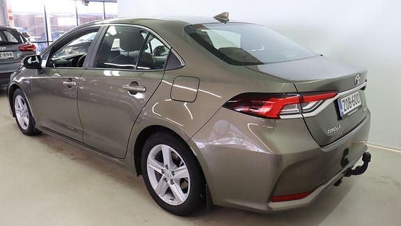 Käytetty Toyota Corolla Active 121 HP (88 kW) 2022 Ruskea (beige) Sedan