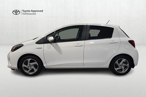 Valkoinen Käytetty 2016 Toyota Yaris Active Viistoperä | 12 690 € (Perustarjous) - Kuva 1/4