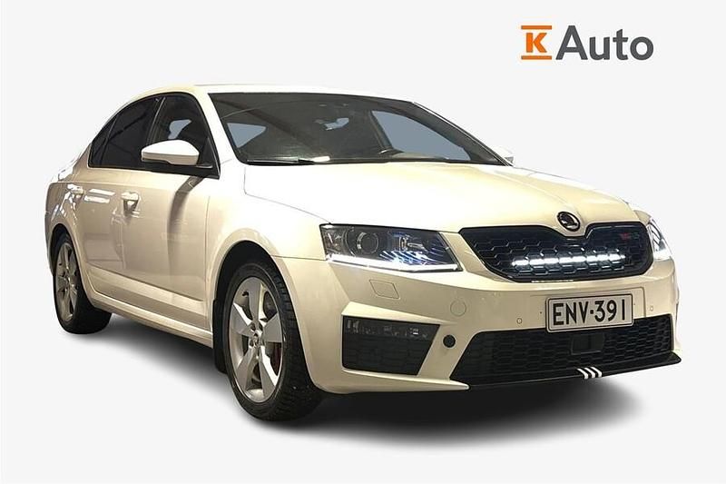 Käytetty Skoda Octavia RS 184 HP (135 kW) 2015 Viistoperä