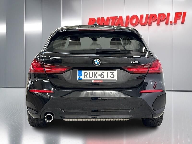 Käytetty BMW 118 140 HP (102 kW) 2020 Musta Viistoperä