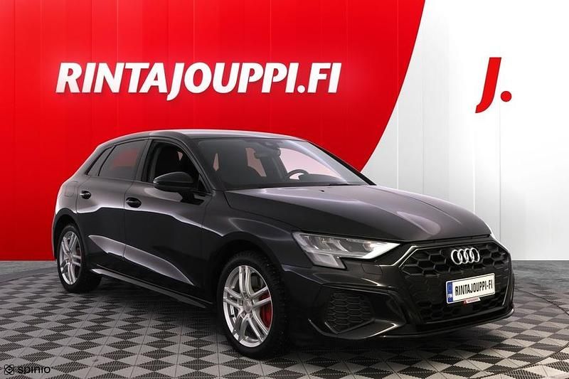 Käytetty Audi A3 Sportback e-tron S-Line 245 HP (180 kW) 2021 Musta Viistoperä