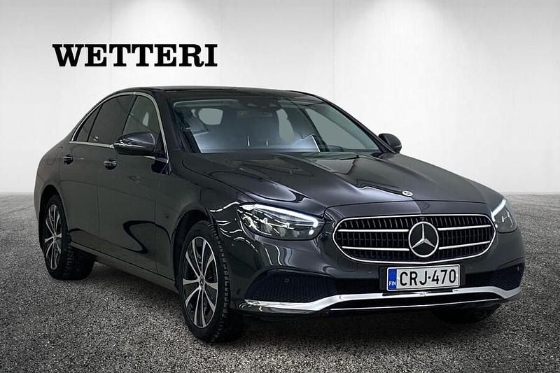 Käytetty Mercedes E300 Edition 211 HP (155 kW) 2023 Harmaa Sedan
