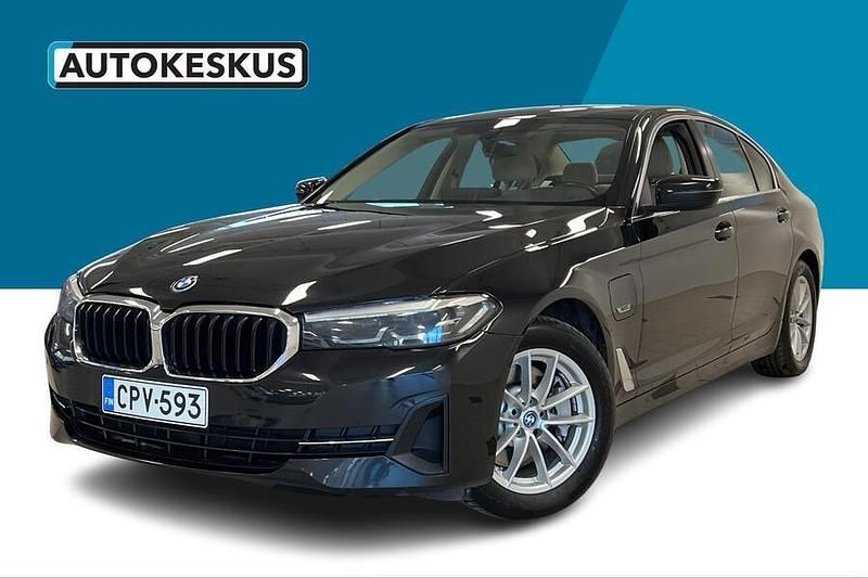 Musta Käytetty 2022 BMW 530e Sedan | 32 490 € (Perustarjous) - Kuva 1/3