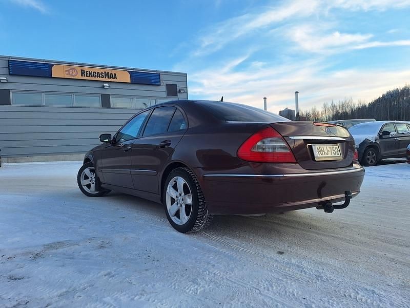 Käytetty Mercedes E280 231 HP (169 kW) 2007 Sedan