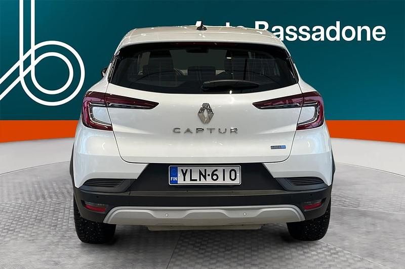 Käytetty Renault Captur Zen 159 HP (116 kW) 2022 Katumaasturi