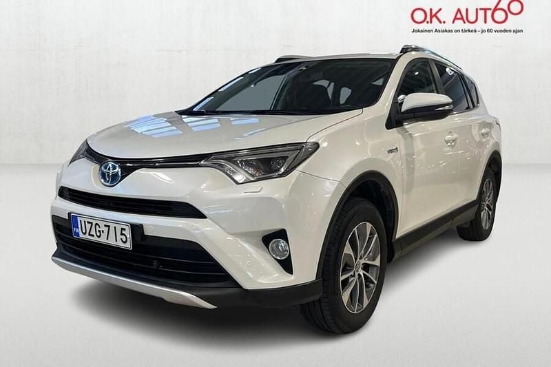 Käytetty Toyota RAV4 Hybrid Active 155 HP (114 kW) 2016 Valkoinen Katumaasturi