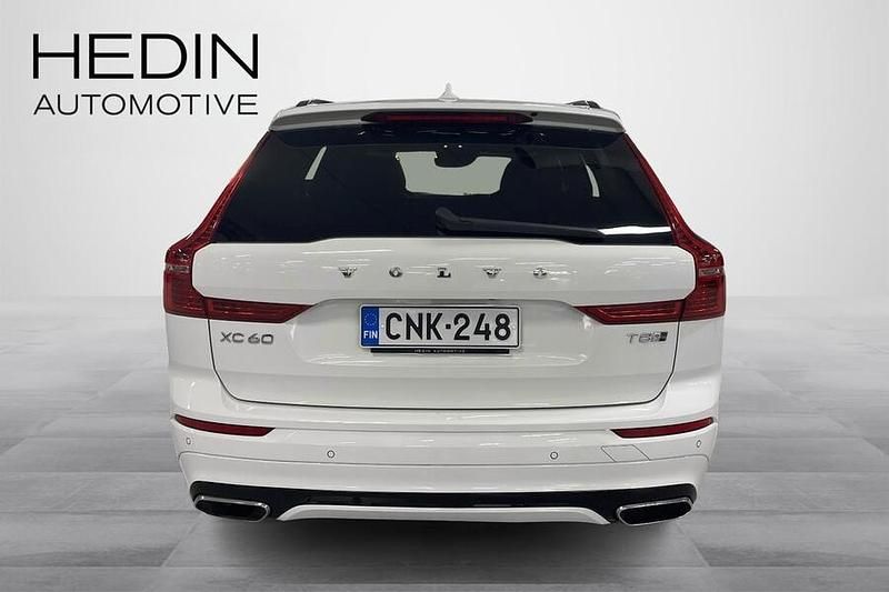 Käytetty Volvo XC60 R-Design 392 HP (288 kW) 2020 Valkoinen Katumaasturi