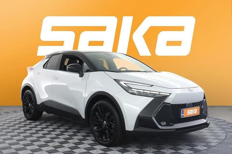 Käytetty 2024 Toyota C-HR Sport Katumaasturi | 37 870 € - Kuva 1/3