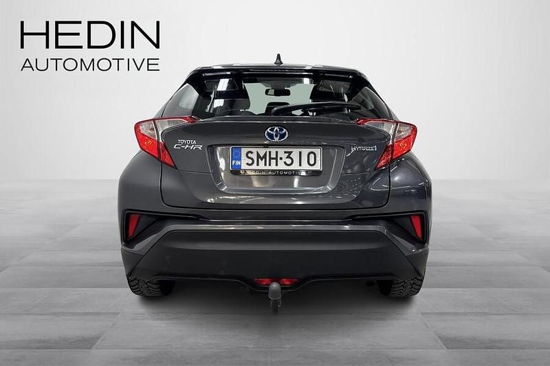 Käytetty Toyota C-HR Active 122 HP (89 kW) 2017 Harmaa Katumaasturi