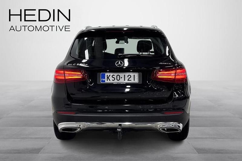 Käytetty Mercedes GLC350 Business 211 HP (155 kW) 2017 Musta Katumaasturi