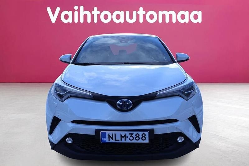 Käytetty Toyota C-HR Premium 122 HP (89 kW) 2019 Katumaasturi