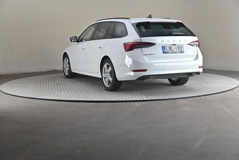 Käytetty Skoda Octavia Style 116 HP (85 kW) 2022 Farmari