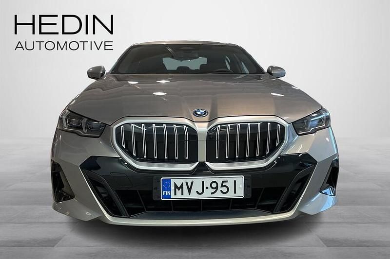 Käytetty BMW 550e M Sport 490 HP (360 kW) 2024 Sedan