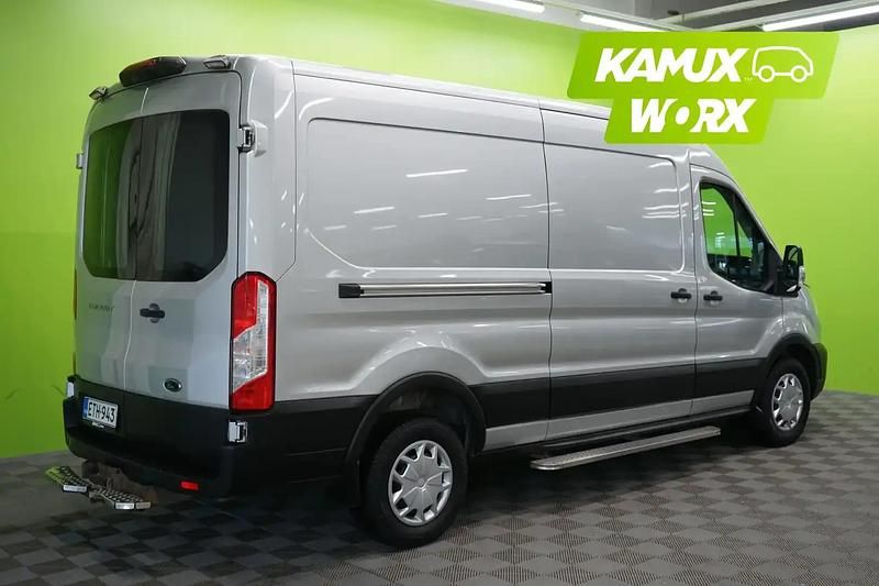 Käytetty Ford Transit Trend 170 HP (125 kW) 2020 Hopea / harmaa Van