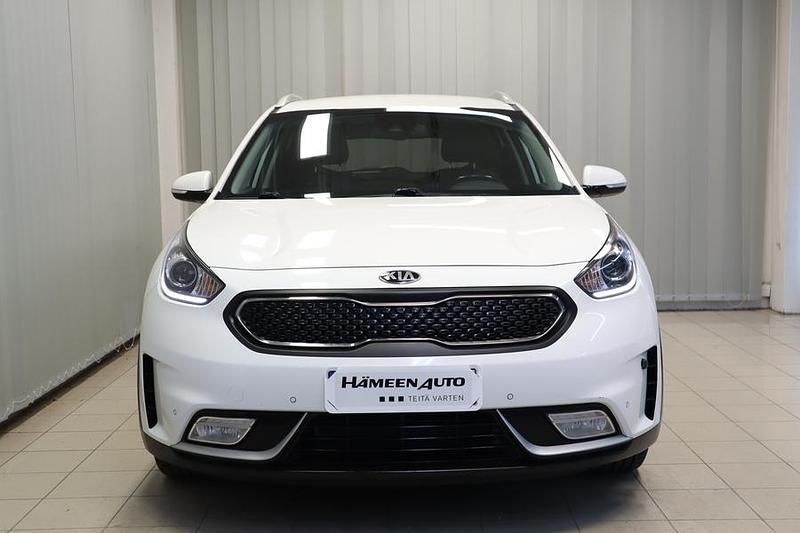 Käytetty Kia Niro EX 105 HP (77 kW) 2017 Valkoinen Katumaasturi