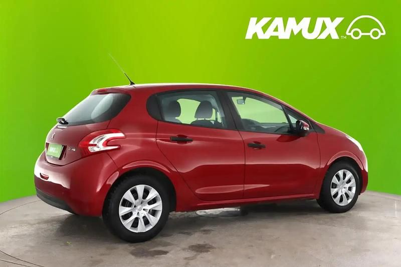 Käytetty Peugeot 208 68 HP (50 kW) 2015 Punainen Viistoperä
