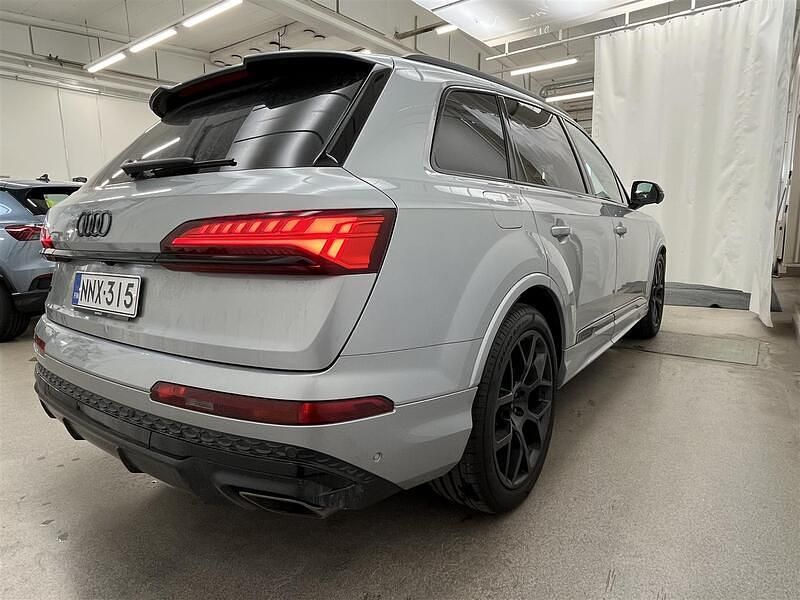 Käytetty Audi Q7 490 HP (360 kW) 2025 Katumaasturi