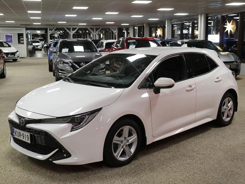 Valkoinen Käytetty 2022 Toyota Corolla Edition Viistoperä | 22 990 € (Perustarjous) - Kuva 1/4