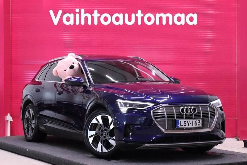 Käytetty Audi e-tron Advanced Plus 300 kW (408 HP) 2022 Katumaasturi