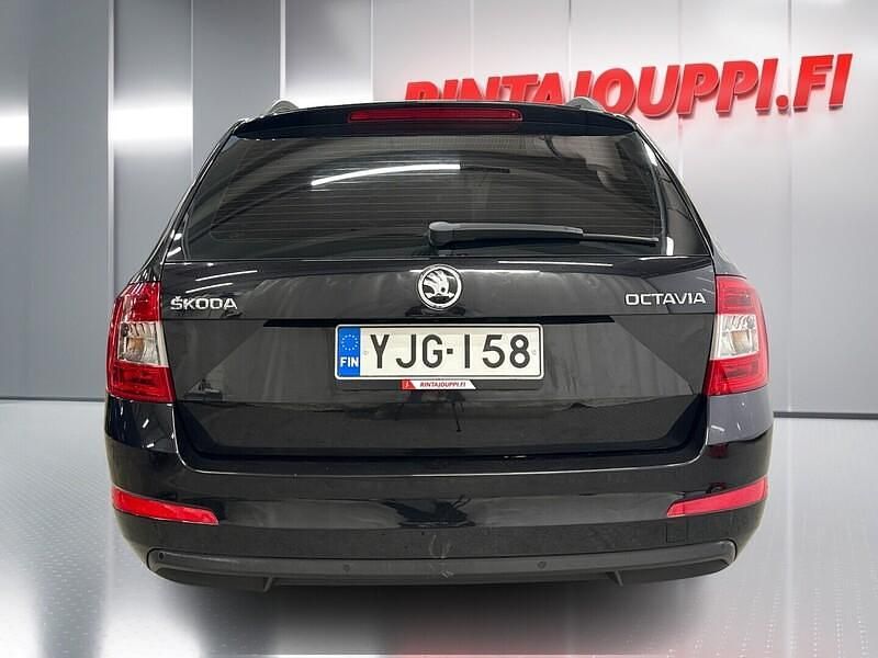 Käytetty Skoda Octavia Ambition 116 HP (85 kW) 2016 Musta Viistoperä