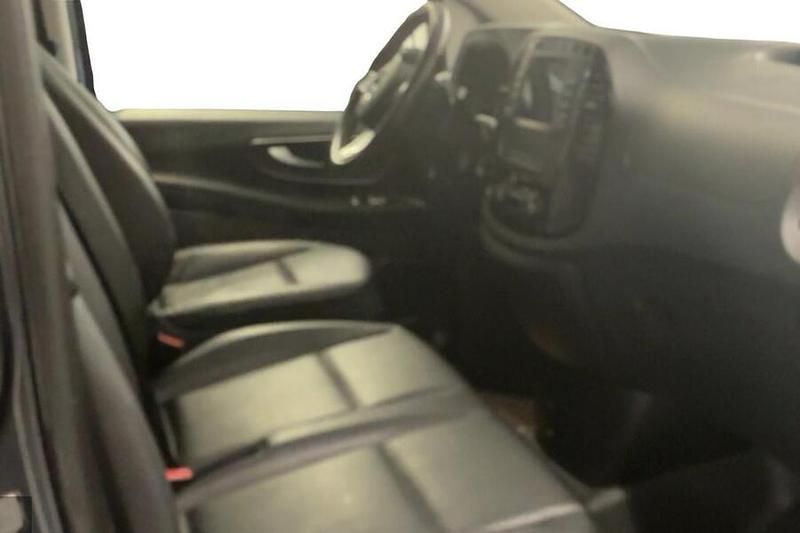 Käytetty Mercedes Vito 190 HP (139 kW) 2020 Van