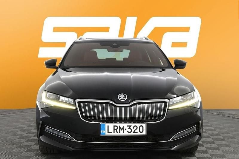 Käytetty Skoda Superb LAURIN & KLEMENT 218 HP (160 kW) 2023 Farmari