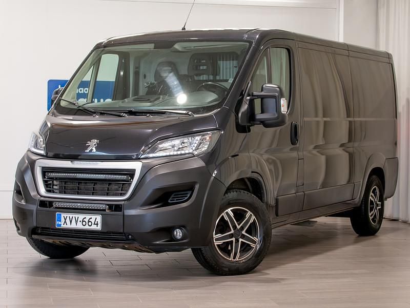 Harmaa Käytetty 2019 Peugeot Boxer Van | 14 990 € (Perustarjous) - Kuva 1/4