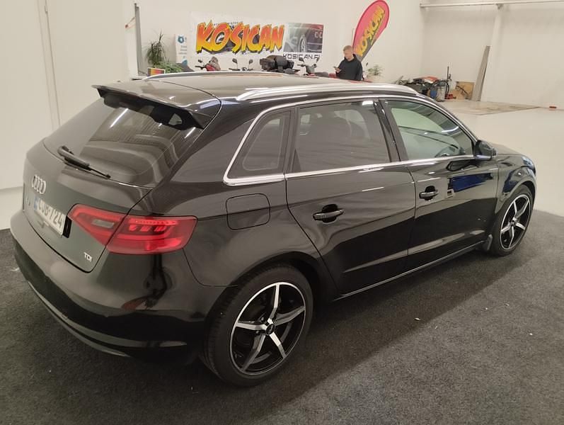 Käytetty Audi A3 Sportback Black Edition 105 HP (77 kW) 2013 Viistoperä